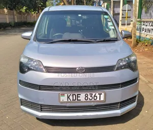 Toyota Spade 2014 Silver
