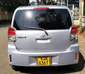 Toyota Spade 2014 Silver