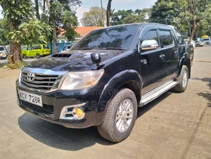 Toyota Hilux 2013 Black