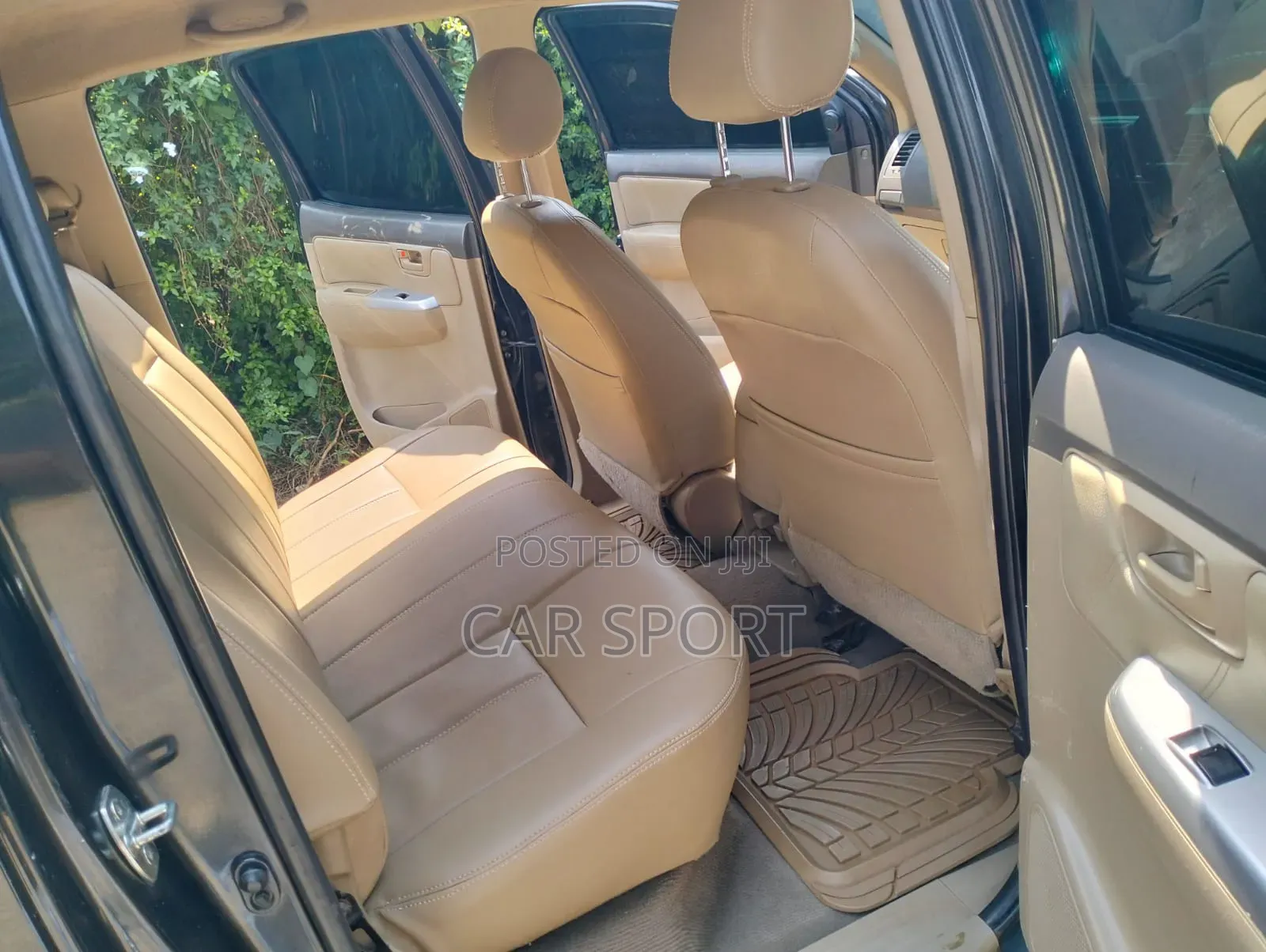 Toyota Hilux 2013 Black