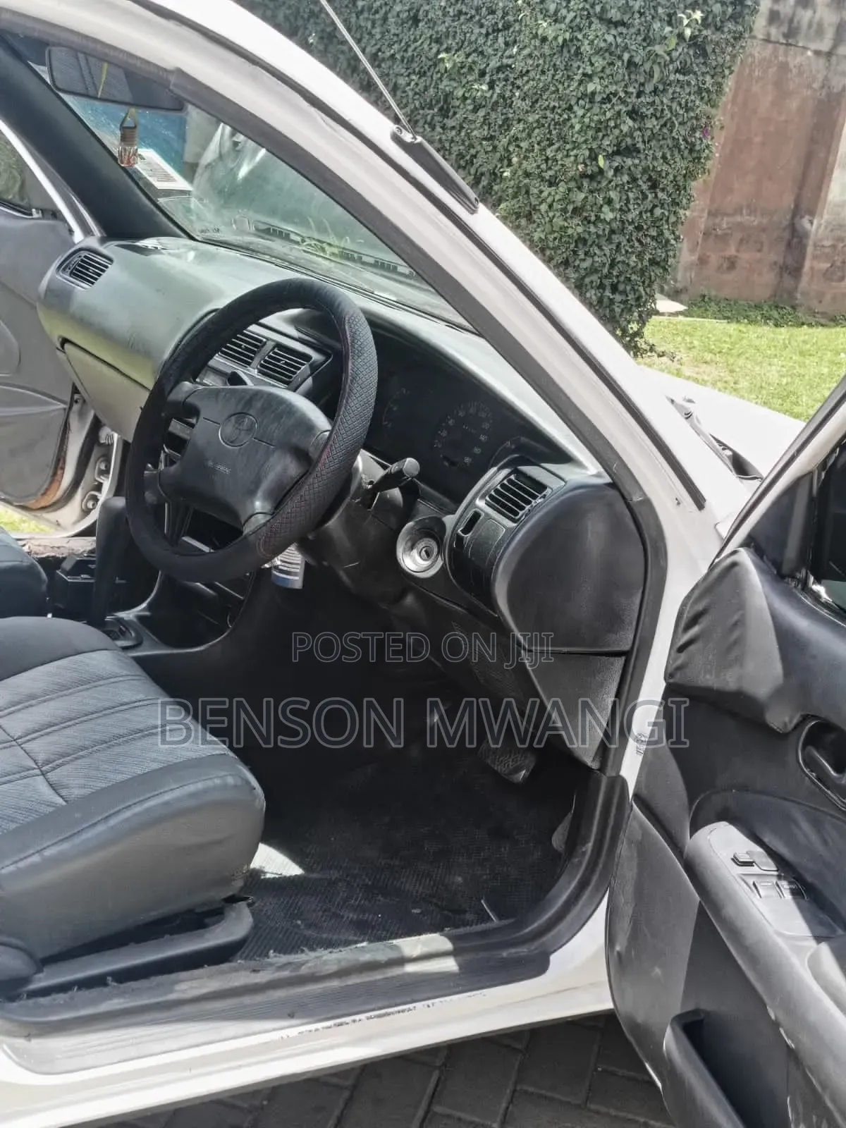 Toyota Corolla 1999 White