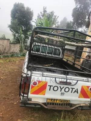Toyota Hilux 2007 White