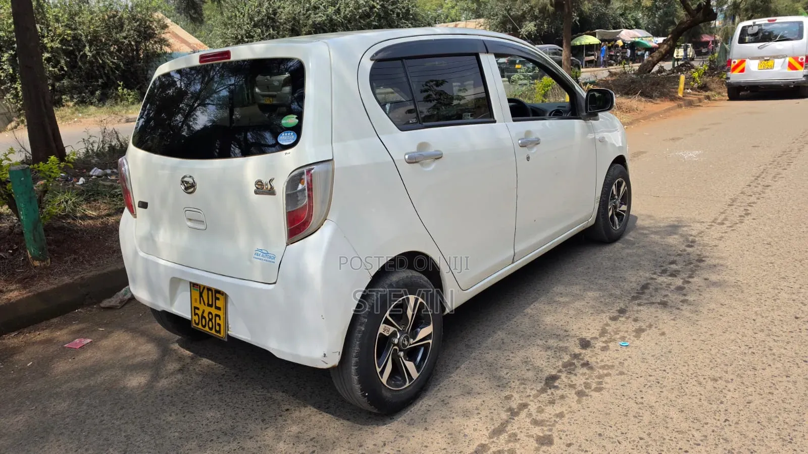Daihatsu Mira 2014 White