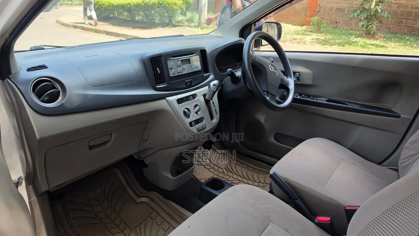 Daihatsu Mira 2014 White