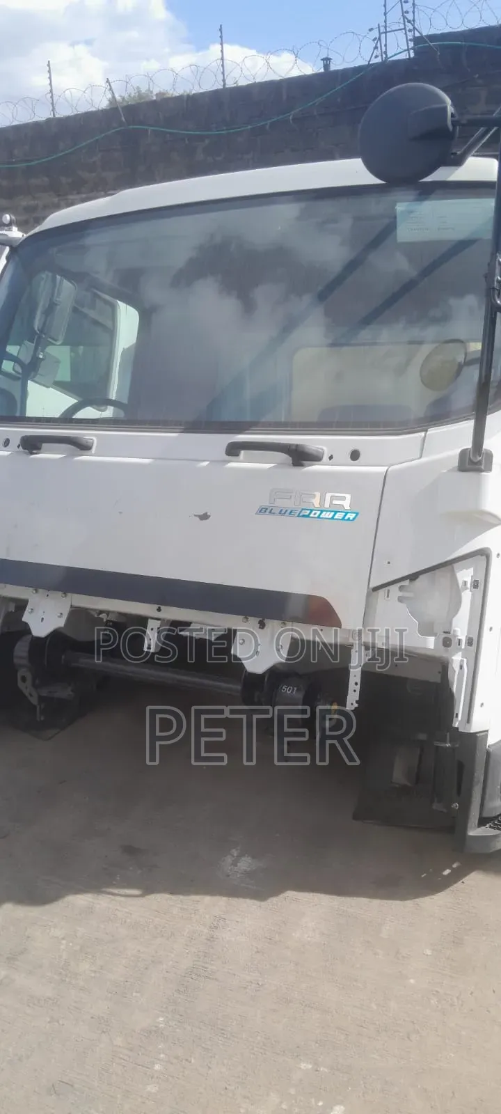 Isuzu FRR 90 Blue Power Cabin