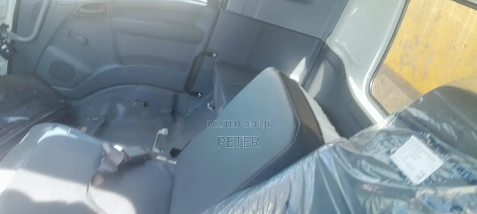 Isuzu FRR 90 Blue Power Cabin