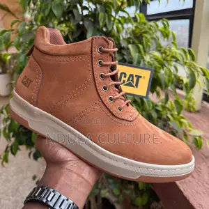 Cat Heritage Mid Boots