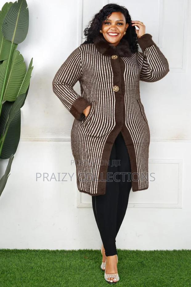 Cozy Women Fur Collar Knit Cardigan/Sweater