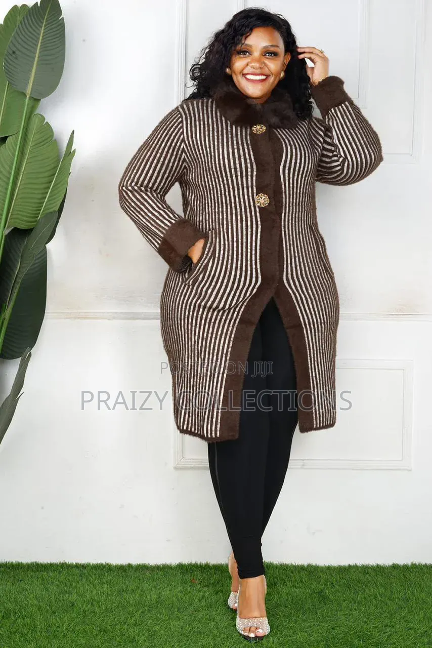 Cozy Women Fur Collar Knit Cardigan/Sweater