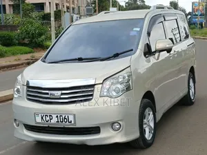 Toyota Noah 2010 Beige