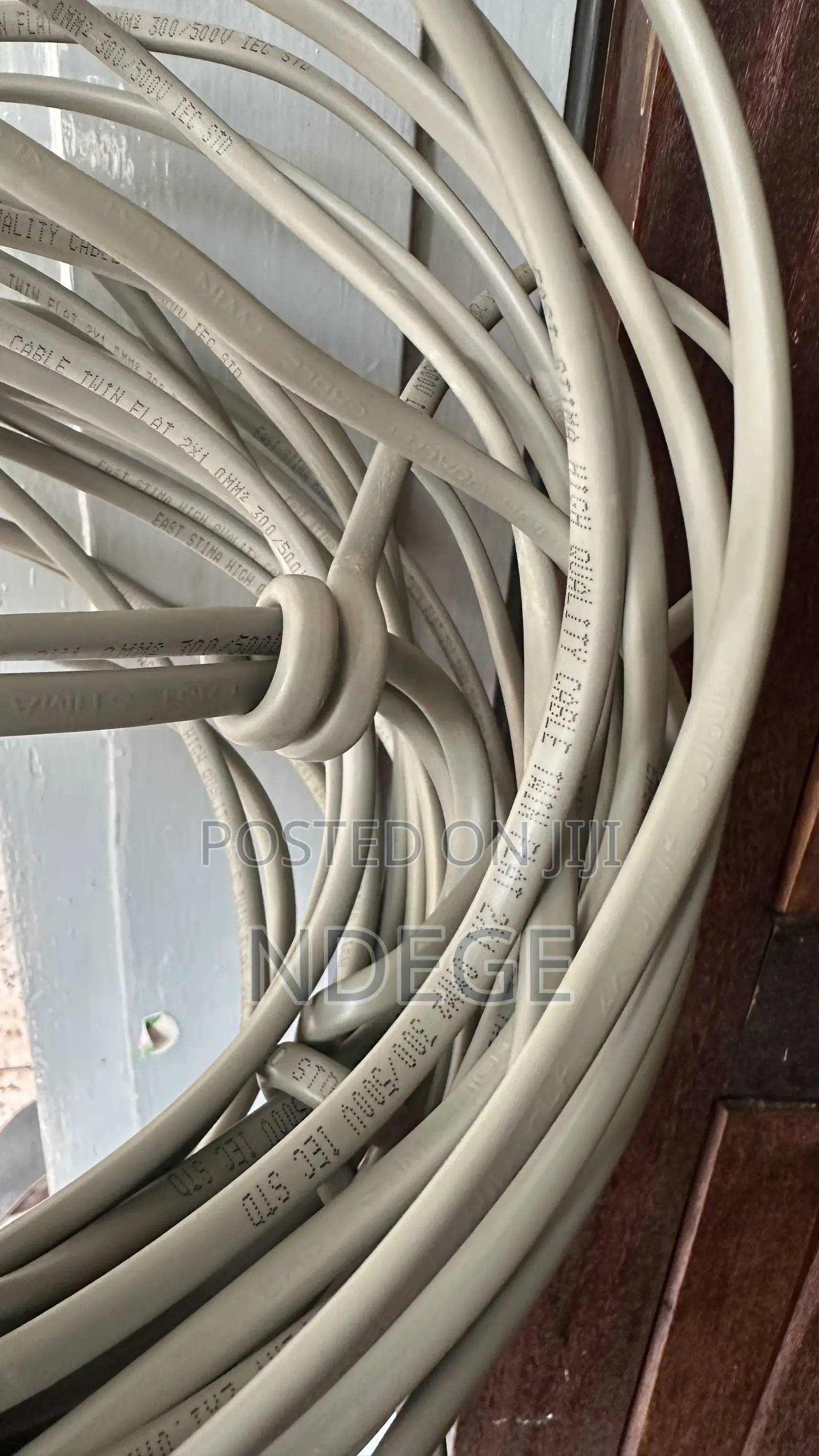 20m Twin Flat Electrical Cable 2 × 1.0mm2 – Good Condition