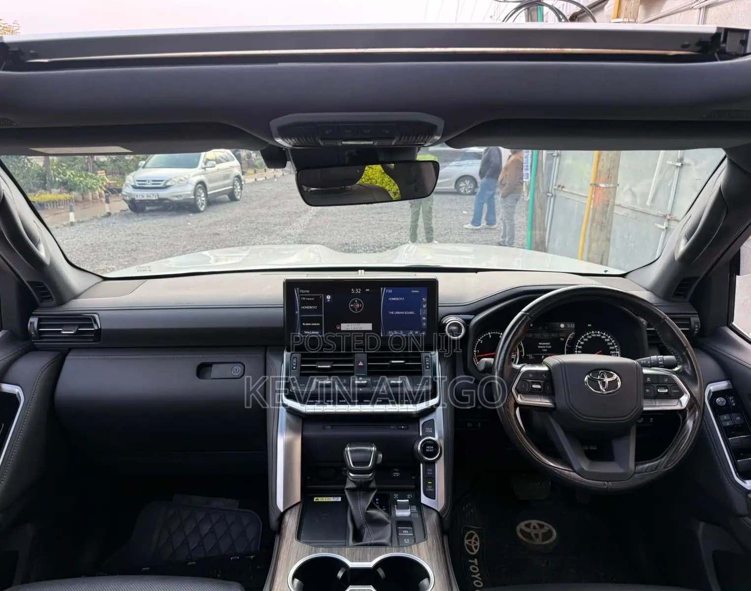 Toyota Land Cruiser LC300 2022 Silver