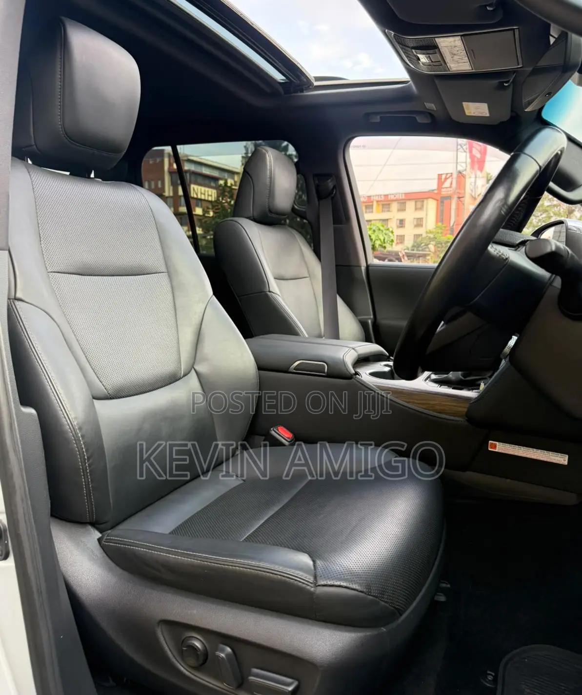 Toyota Land Cruiser LC300 2022 Silver