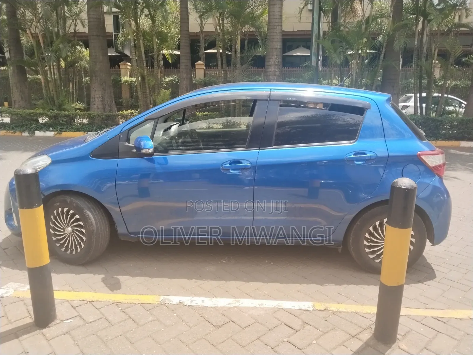 Toyota Vitz 2017 Blue