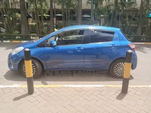 Toyota Vitz 2017 Blue