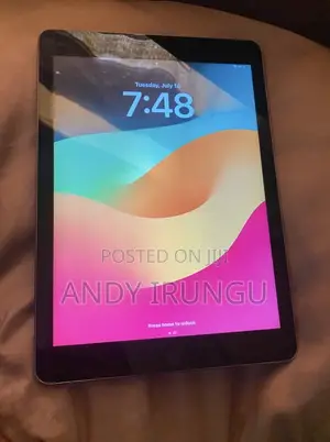 Apple iPad 9.7 128 GB Gray