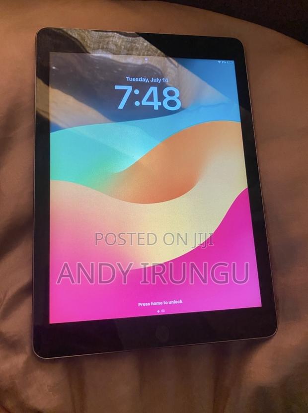 Apple iPad 9.7 128 GB Gray - thumbnail 2