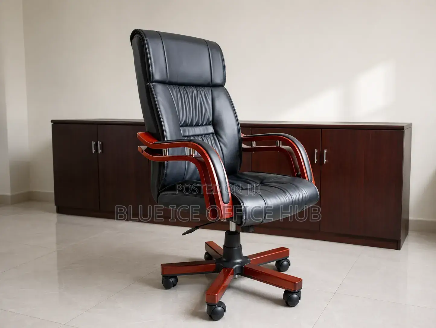 Director's Office Chair - Premium With Leather Finish