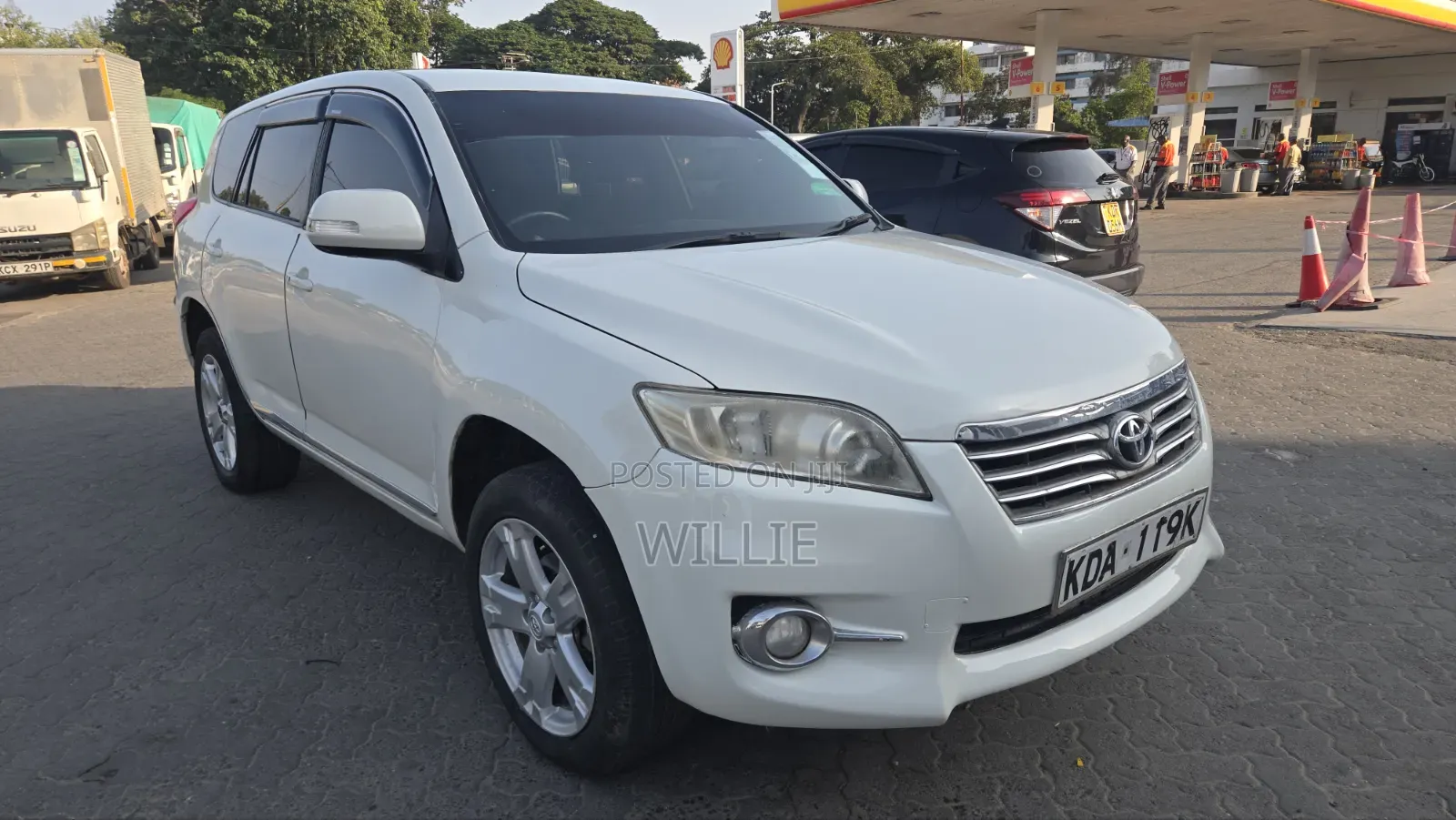 Toyota Vanguard 2013 White