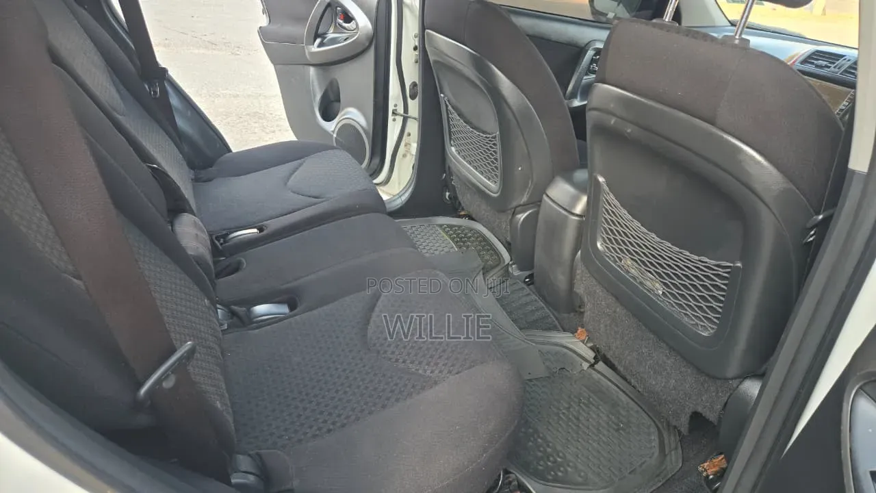 Toyota Vanguard 2013 White