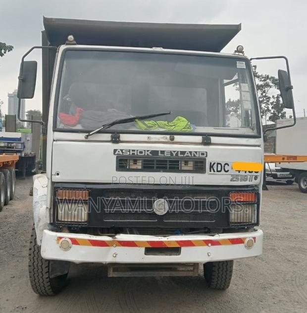 Ashok Leyland 2022 White