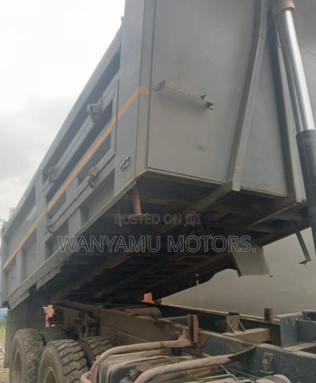 Ashok Leyland 2022 White - thumbnail 2