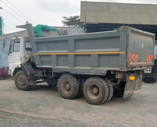 Ashok Leyland 2022 White - thumbnail 3