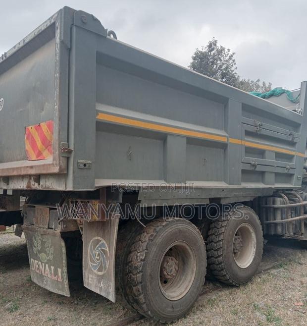 Ashok Leyland 2022 White - thumbnail 6