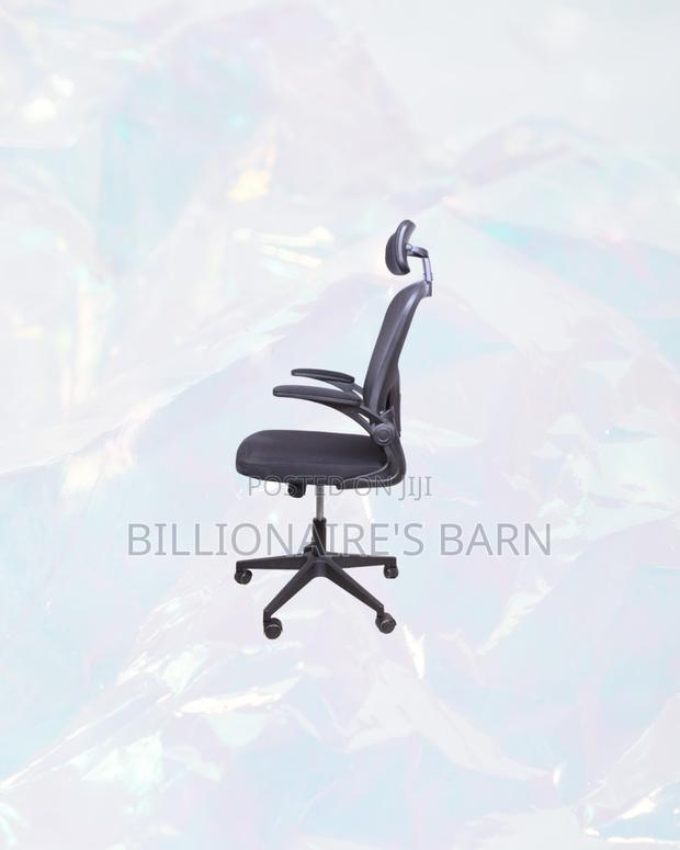 Practical Grey Ergonomic Office Chair With Headrest for Desk Use