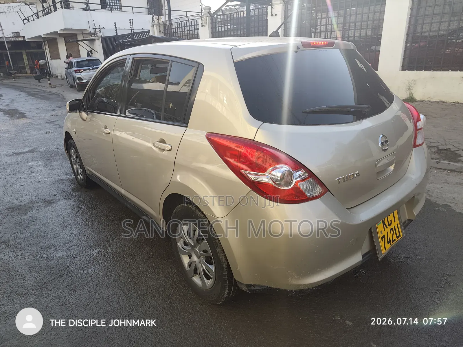 Nissan Tiida 2012 Gold