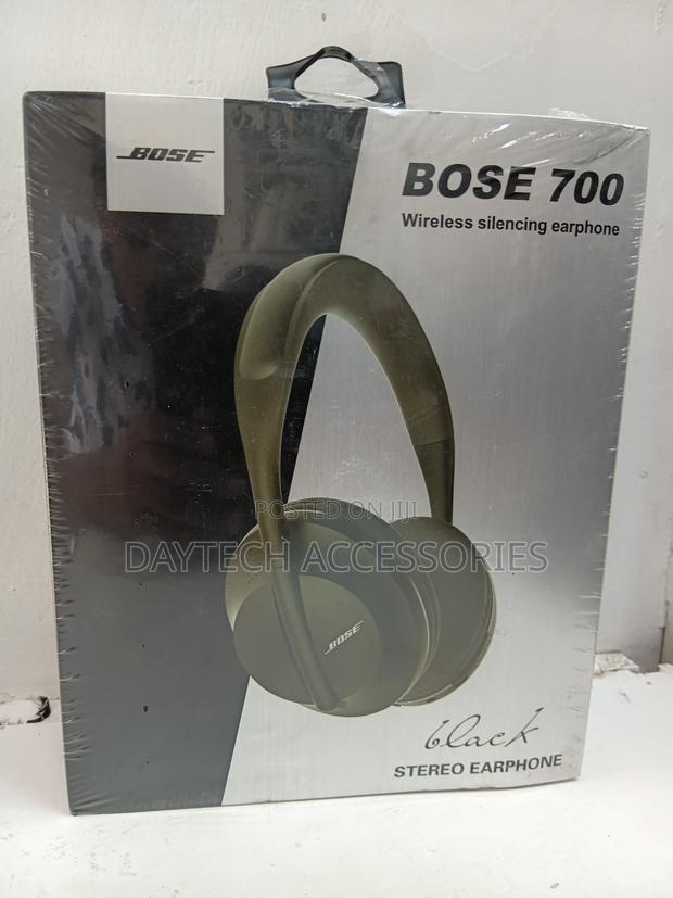 Bose Wireless Bluetooth Headphones 700 in Black.