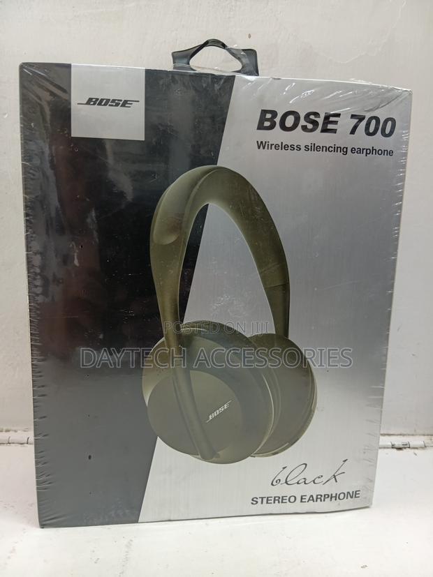 Bose Wireless Bluetooth Headphones 700 in Black. - thumbnail 2