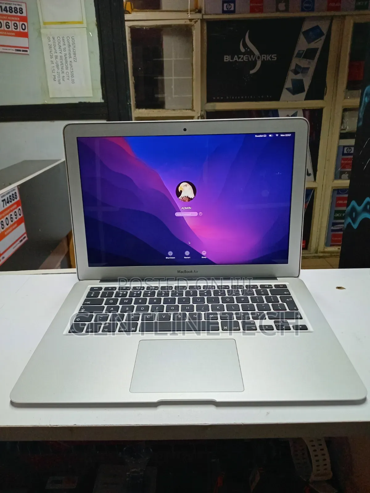 Laptop Apple MacBook Pro 2017 8GB Intel Core i5 HDD 128GB
