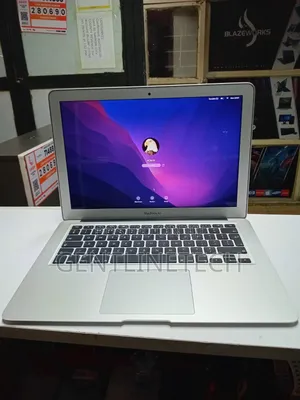 Laptop Apple MacBook Pro 2017 8GB Intel Core i5 HDD 128GB