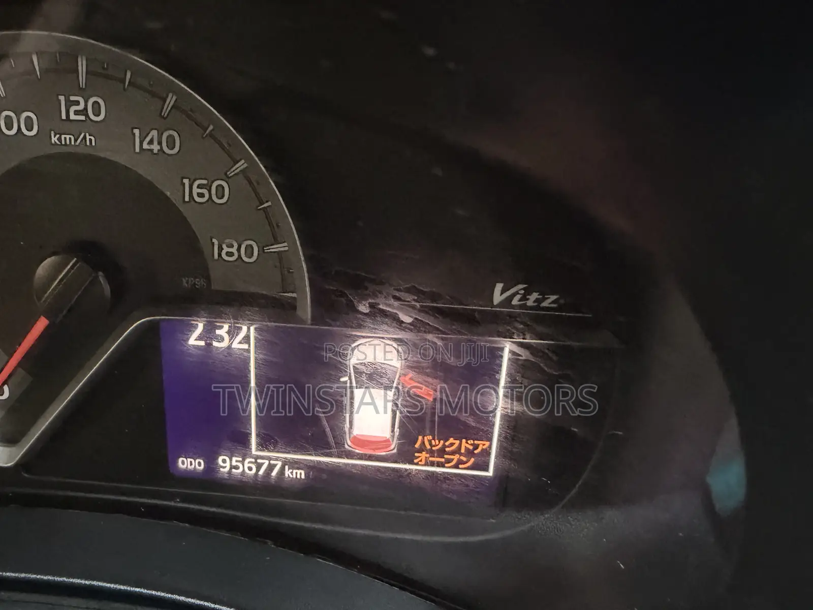 Toyota Vitz 1.3 FWD 5dr 2017 White
