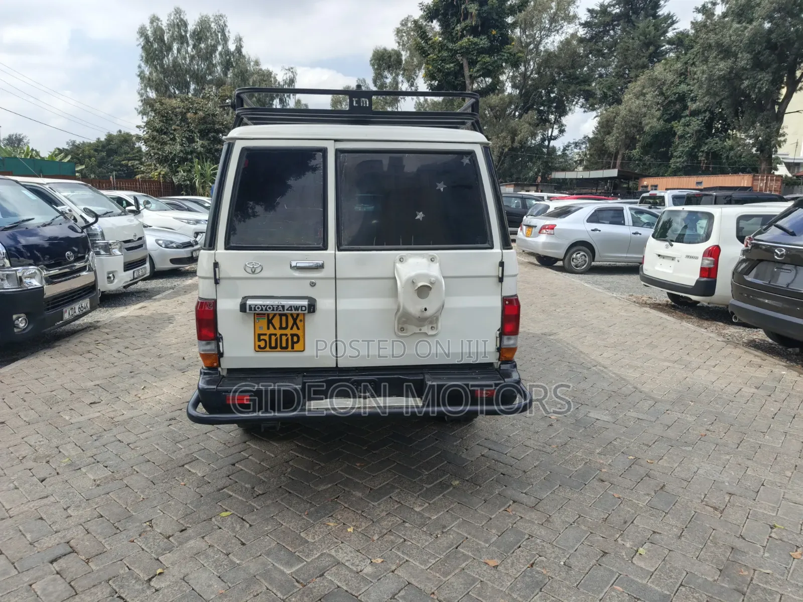 Toyota Land Cruiser 2011 White