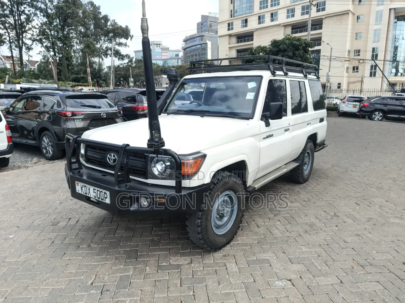 Toyota Land Cruiser 2011 White