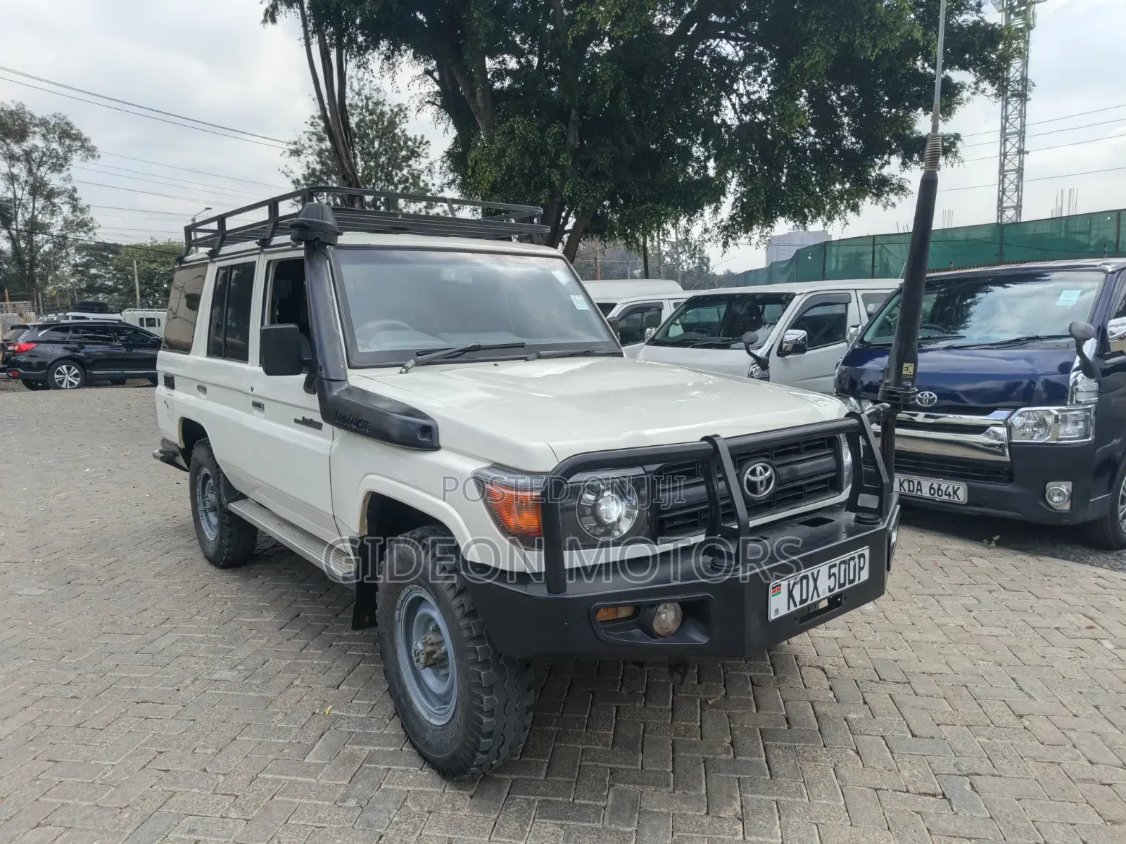 Toyota Land Cruiser 2011 White
