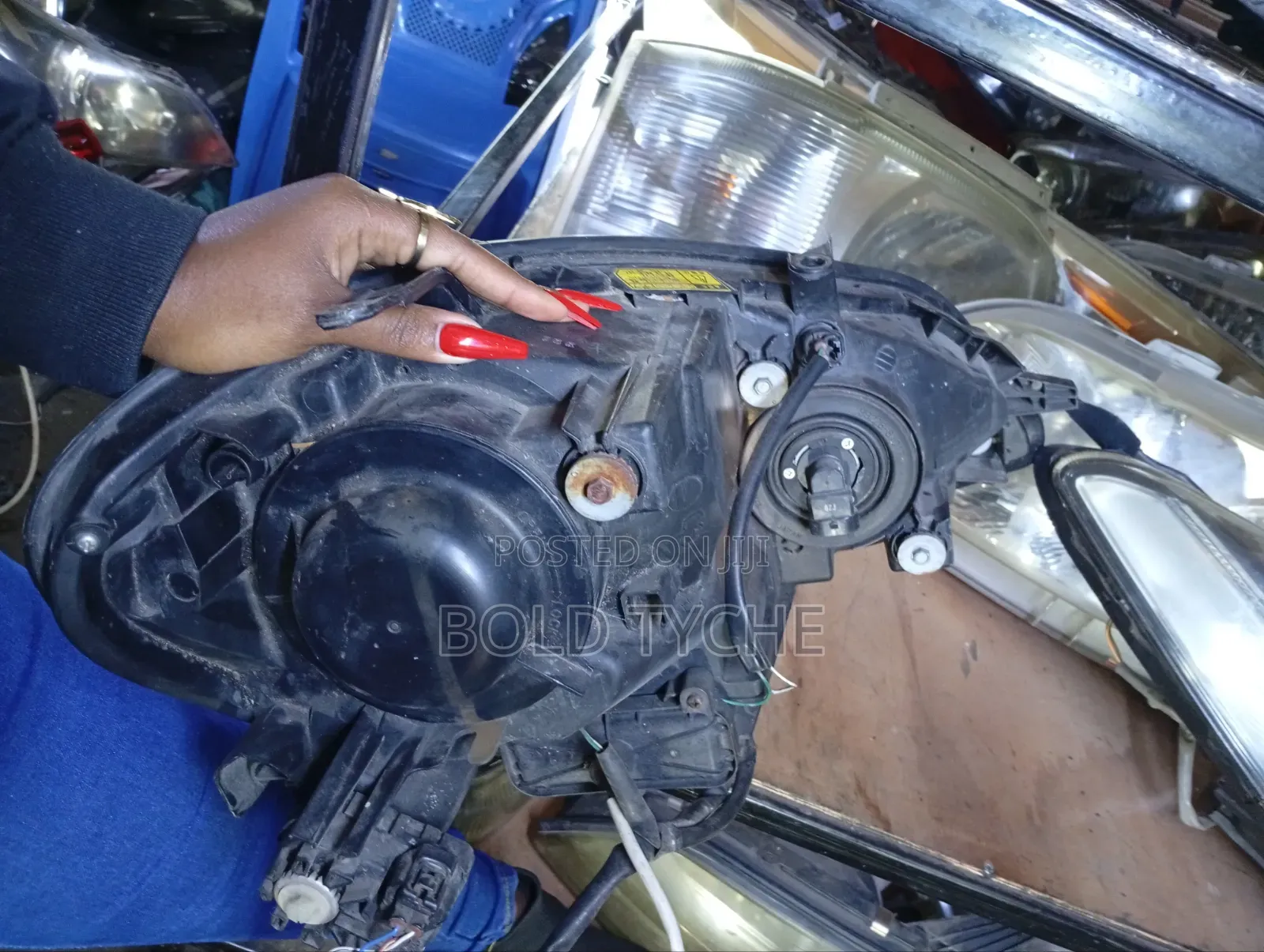 Toyota Ipsum Headlight