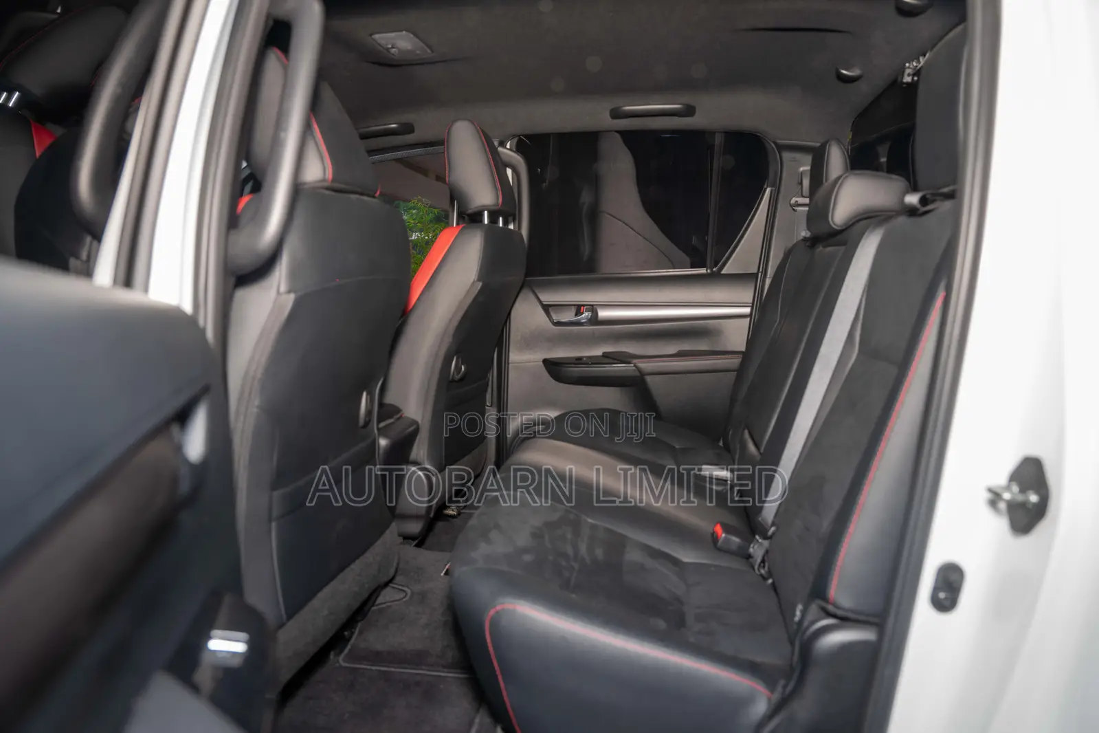 Toyota Hilux 2023 White