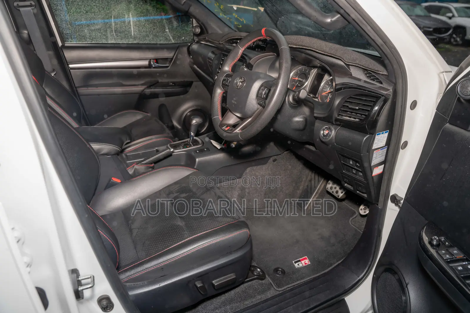 Toyota Hilux 2023 White