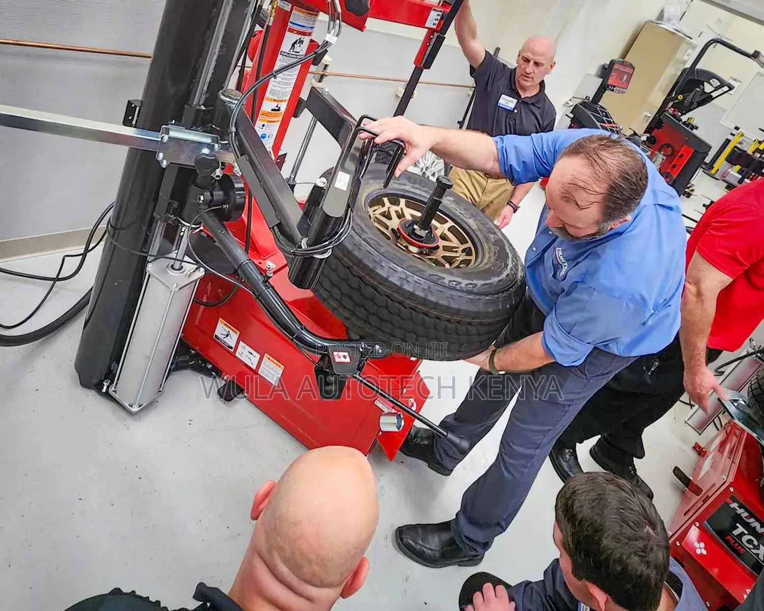 Heavy Duty Pneumatic Assist Arm Tyre Changer STC-768r Sunshine