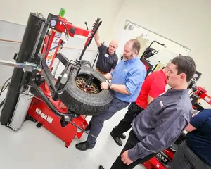 Heavy Duty Pneumatic Assist Arm Tyre Changer STC-768r Sunshine