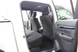 Toyota Hilux 2020 White