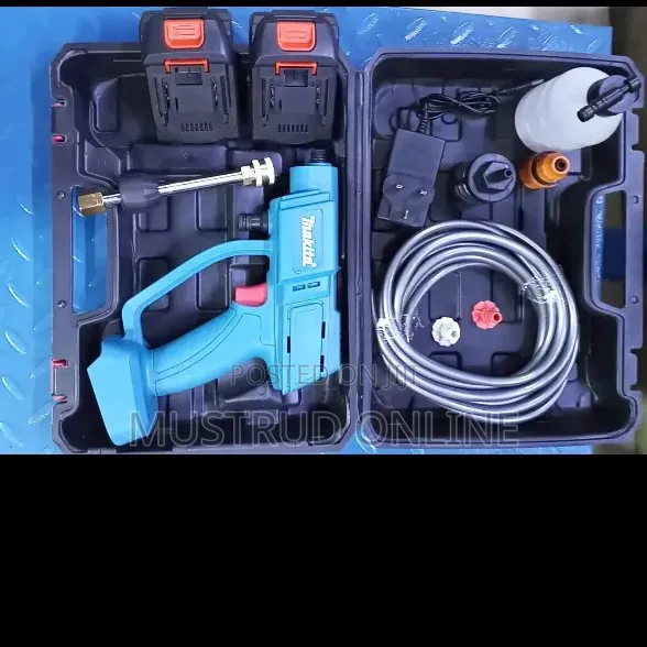Makita Cordless Pressure Washer