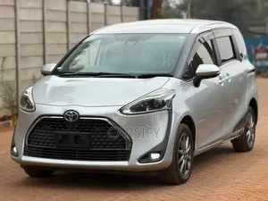 Toyota Sienta 2019 Silver