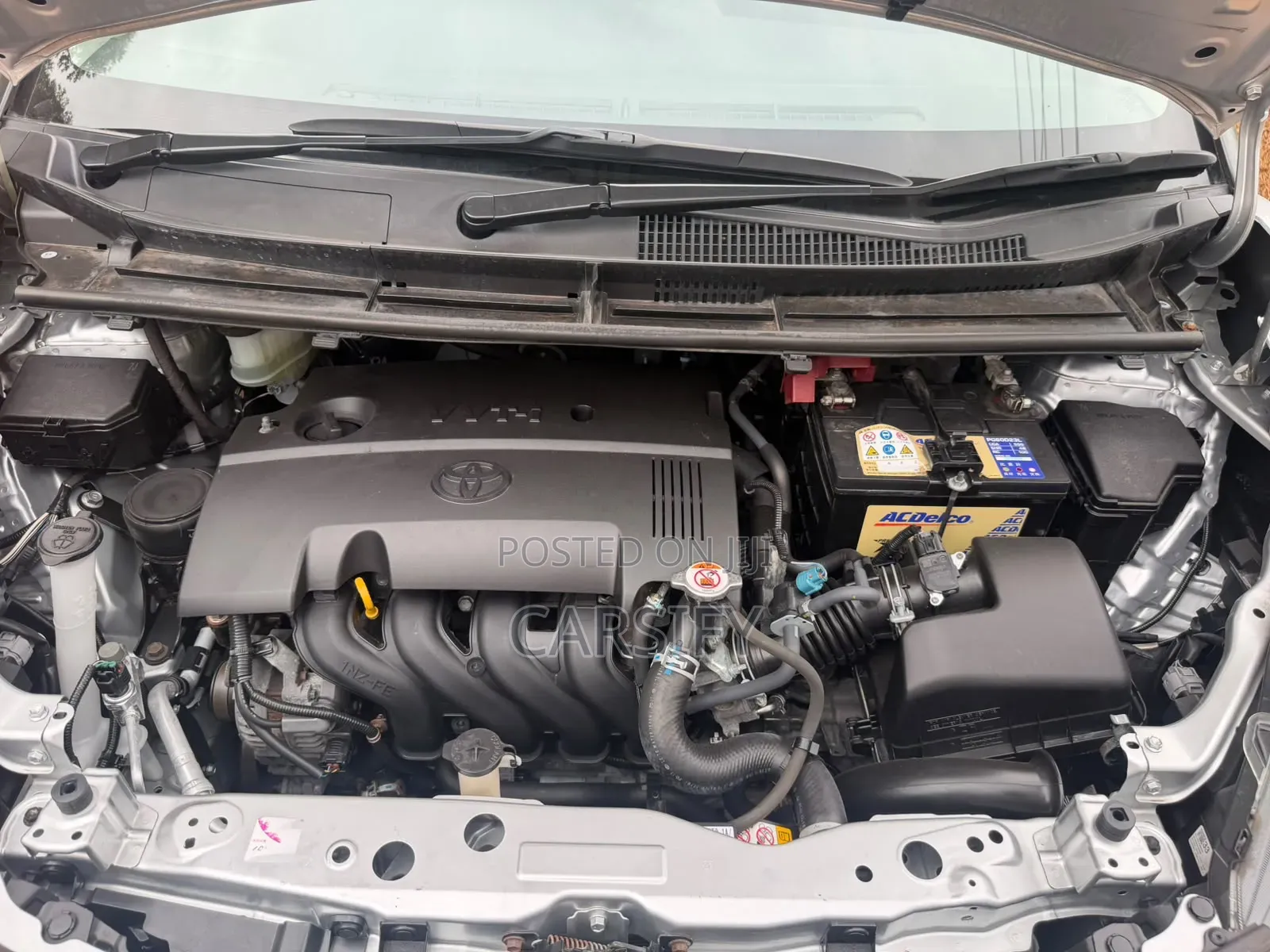 Toyota Sienta 2019 Silver