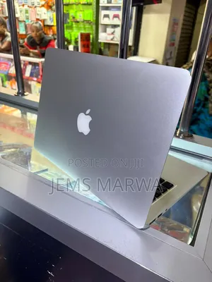 Laptop Apple MacBook Pro 8GB Intel Core i5 SSD 256GB