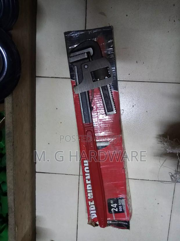 Pipe Wrenched 24 "