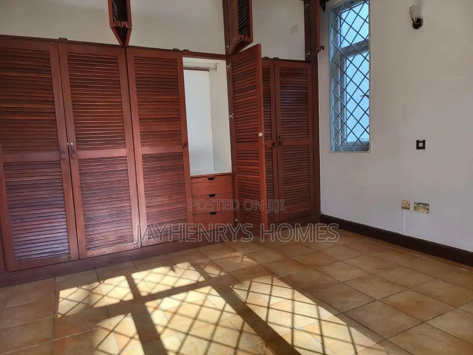 5bdrm House in Rosslyn for rent
